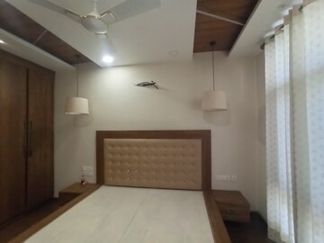 Room in 4 BHK Independent House at Ambika Florence Park, North Mullanpur – for Rent