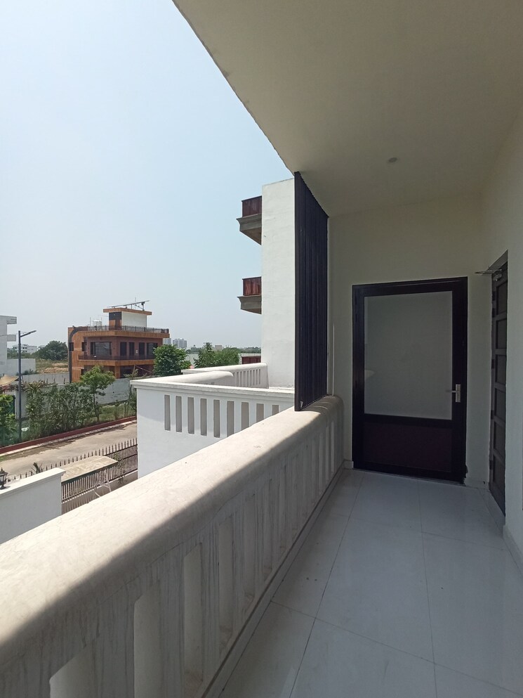 Balcony, ambika-florence-park 4 Bedroom 3600 Sq.Ft. Independent House In North Mullanpur Chandigarh 9110605