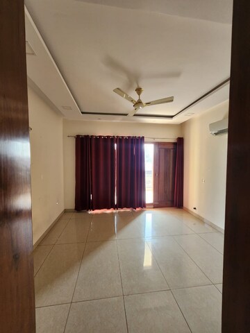 Room in 2.5 BHK Independent House at GMADA Eco City, North Mullanpur – for Rent