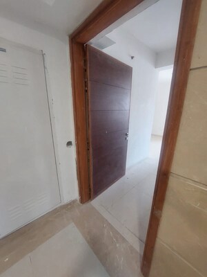 Room in 3 BHK Apartment at Omaxe The Resort, South Mullanpur – for Sale