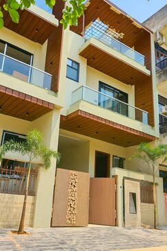 4 BHK + Pooja Room,Study Room Villa For Sale in Mansarovar Extension