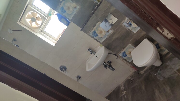 Bathroom, sarthak-paradise 3 Bedroom 1500 Sq.Ft. Apartment In Jagatpura Jaipur 9110639