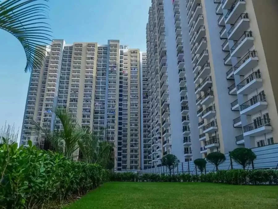 3 BHK 1350 Sq.Ft. Apartment in Panchsheel Greens