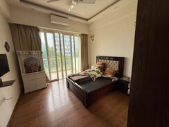 3 BHK + Servant Room Apartment For Sale in Unitech Escape