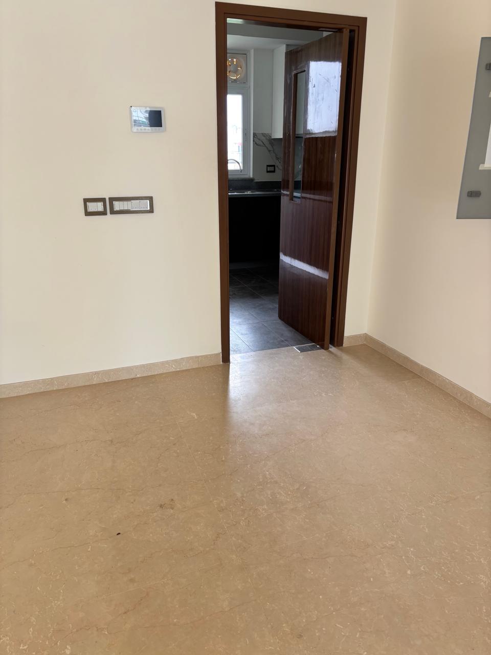 2 BHK + Servant Room Apartment For Sale in Tulip Violet