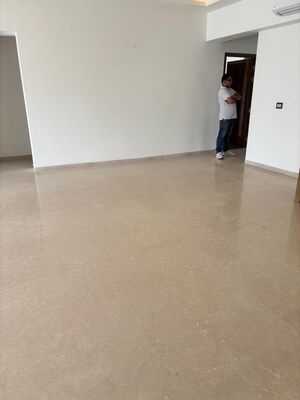 Room in 2 BHK Apartment at Tulip Violet, Sector 69 – for Sale