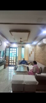 3 BHK + Pooja Room,Study Room 250 Sq.Yd. Builder Floor in BPTP Park Central
