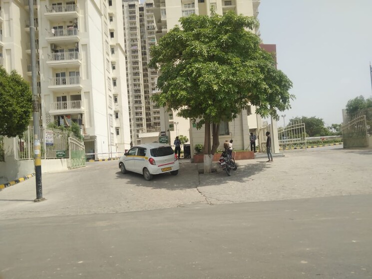  Parking, mahagun-mantra-ii 2 Bedroom 850 Sq.Ft. Apartment In Sector 10 Greater Noida Greater Noida 9110803