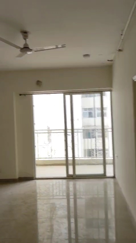 3 BHK + Extra Room 877 Sq.Ft. Apartment in Mahagun Mantra I