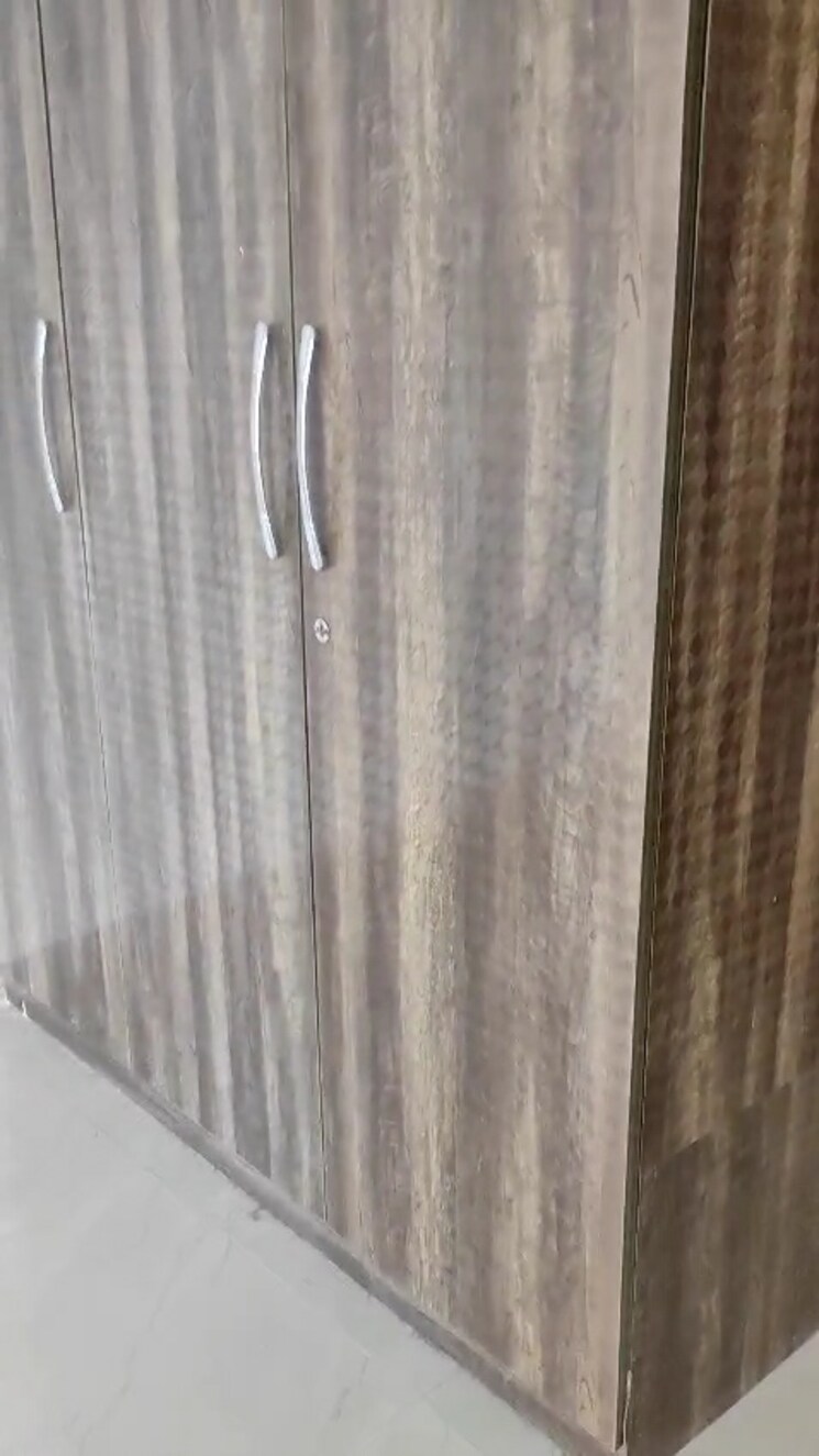 Bathroom, mahagun-mantra-i 3 Bedroom 877 Sq.Ft. Apartment In Sector 10 Greater Noida Greater Noida 9110835