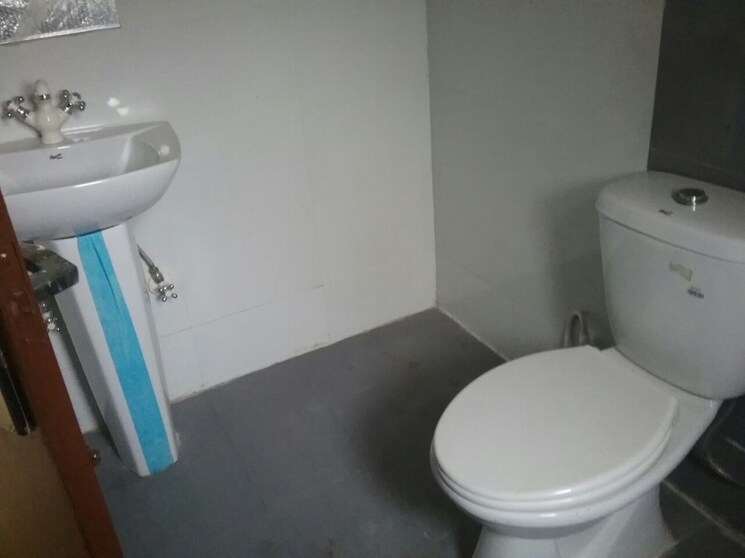 Bathroom, aims-golf-city 2 Bedroom 950 Sq.Ft. Apartment In Sector 75 Noida 9110824