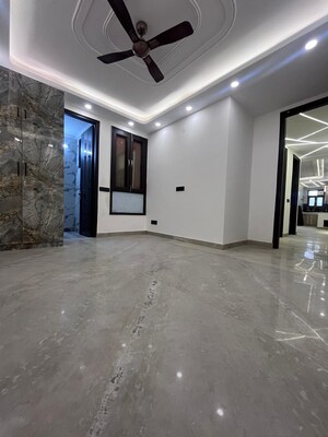 Master Bedroom in 3 BHK Builder Floor at Govindpuri – for Sale