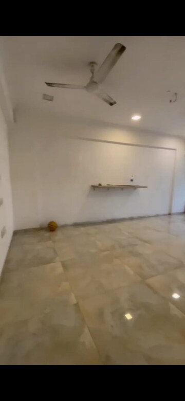 Room in 3 BHK Apartment at Andheri West – for Rent