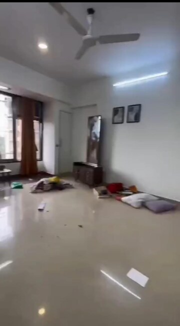 Room in 3 BHK Apartment at Andheri West – for Rent