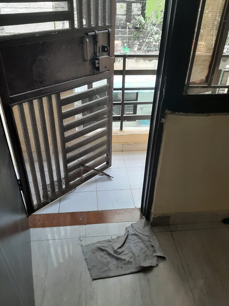 Balcony, wave-dream-homes 2 Bedroom 808 Sq.Ft. Apartment In Wave City Ghaziabad 9110971