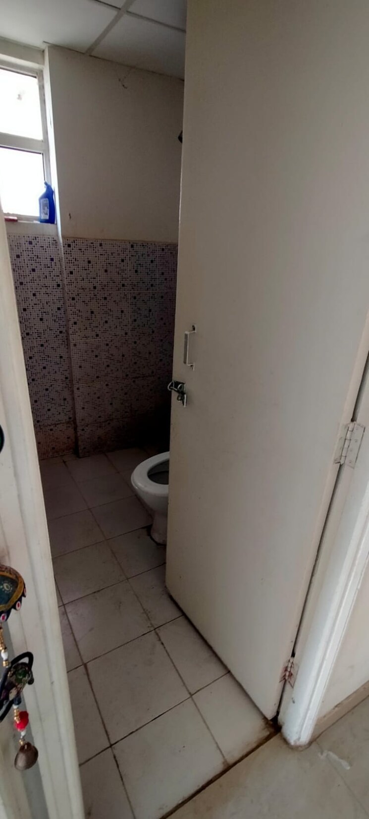 Bathroom, rof-aalayas 1 Bedroom 405 Sq.Ft. Apartment In Sector 102 Gurgaon 9111035