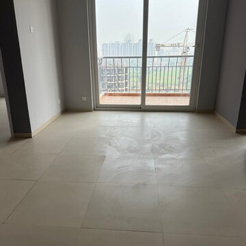 Room in 2 BHK Apartment at Supertech Hues, Sector 68 – for Rent