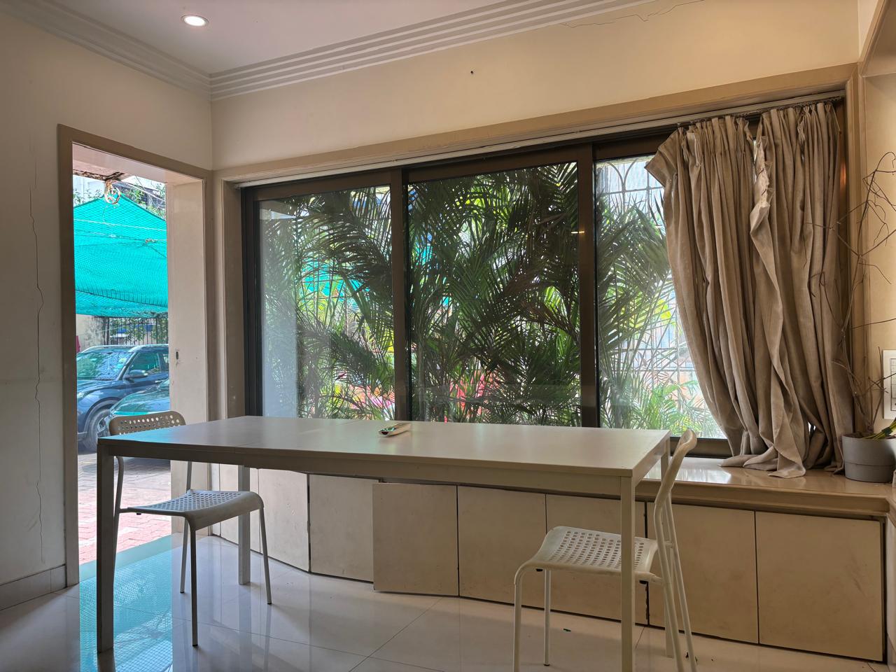 2 BHK Builder Floor For Rent in Juhu