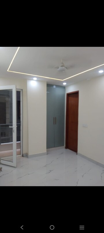 Room in 3 BHK Builder Floor at Saket – for Rent