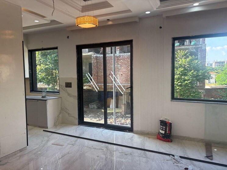 Room, bptp-district-3 3 Bedroom 180 Sq.Yd. Apartment In Sector 85 Faridabad 9111050