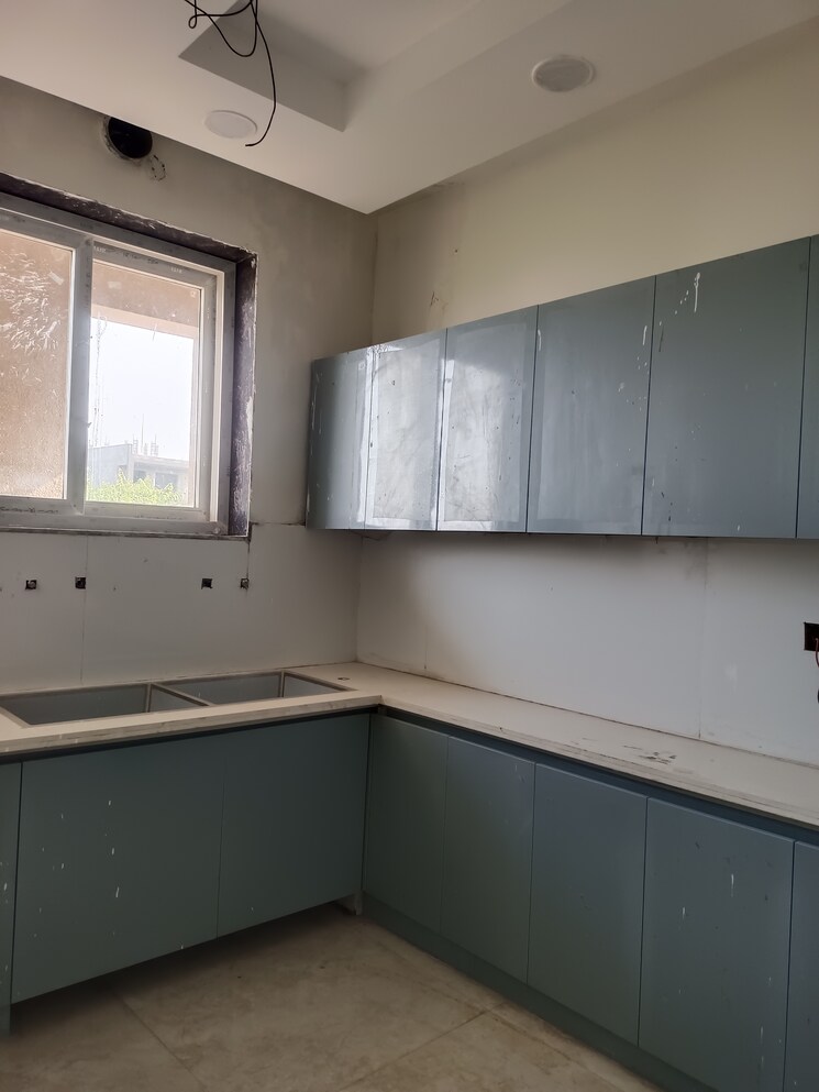 Kitchen, green fields colony 3 Bedroom 300 Sq.Yd. Builder Floor In Green Fields Colony Faridabad 9111162