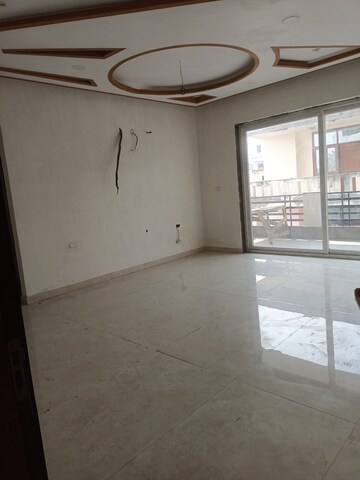 Room in 3 BHK Builder Floor at Green Fields Colony – for Rent