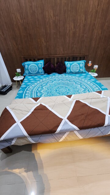 Bedroom in 3 BHK Apartment at Gomti Nagar – for Rent