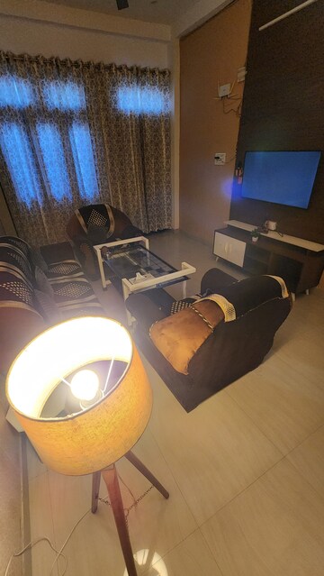 Living Room in 3 BHK Apartment at Gomti Nagar – for Rent