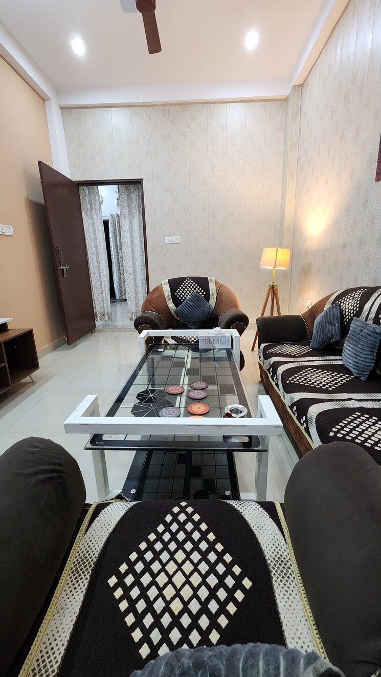 Living Room, gomti nagar 3 Bedroom 2130 Sq.Ft. Apartment In Gomti Nagar Lucknow 9111197