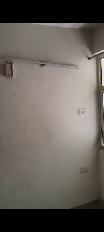 Room in 3 BHK Apartment at Proview Officer City, Raj Nagar Extension – for Sale