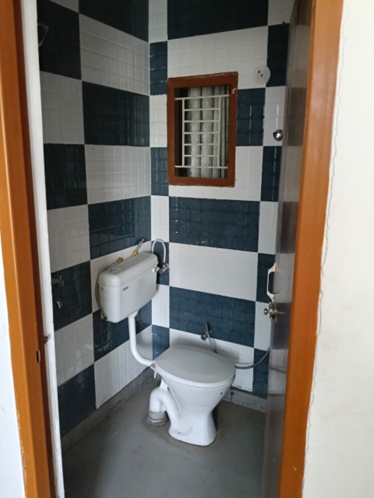 Attached Bathroom, vikram-siddharth-vihar-residency 2 Bedroom 850 Sq.Ft. Builder Floor In Siddharth Vihar Ghaziabad 9111215