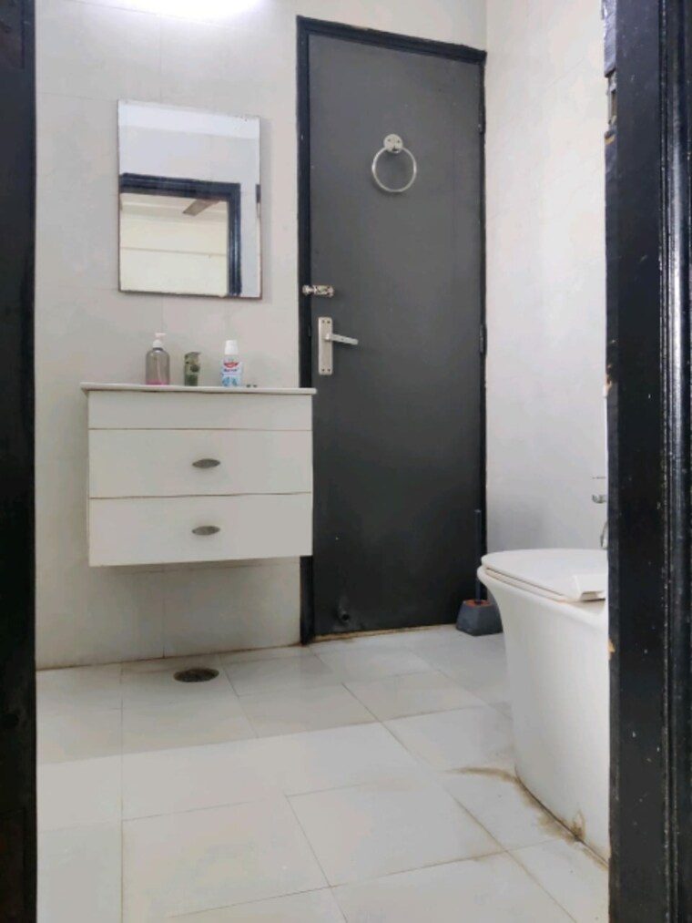 Bathroom, gaur-green-city 3.5 Bedroom 2126 Sq.Ft. Apartment In Indrapuram Ghaziabad 9111256