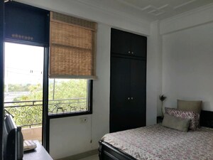 Room in 3.5 BHK Apartment at Gaur Green City, Indrapuram – for Sale