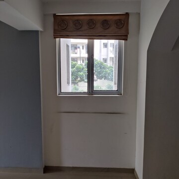 Room in 2 BHK Apartment at Windsor Paradise 2, Raj Nagar Extension – for Rent