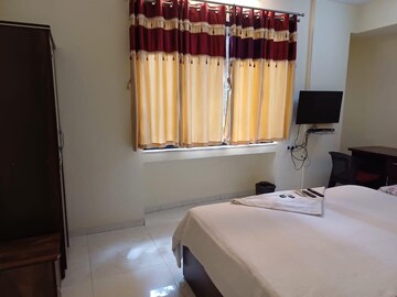 Bedroom in 3 BHK Apartment at Kalyani Nagar – for Rent