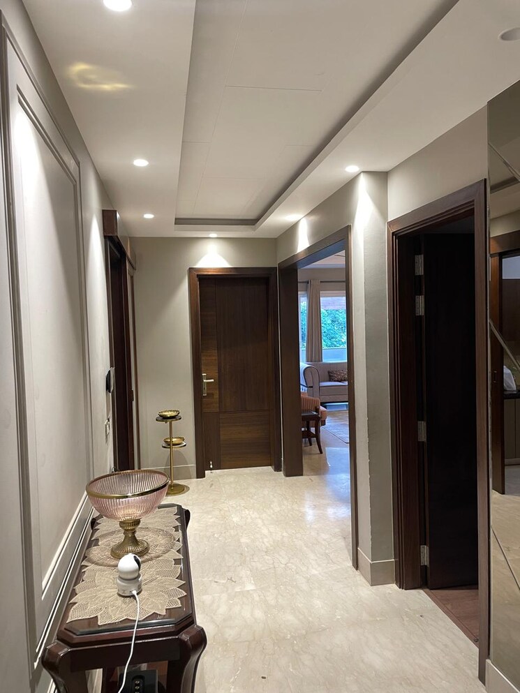 Living Room, dlf-city-phase-iv 4 Bedroom 270 Sq.Yd. Builder Floor In Dlf Phase iv Gurgaon 9111270