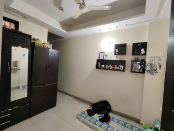 Room in 4 BHK Builder Floor at Soho Awas Apartments, Gyan Khand I – for Rent