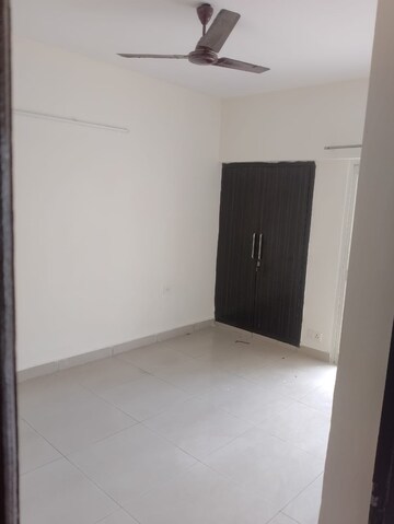 2 BHK Apartment For Rent in Panchsheel Greens, Sector 16 Greater Noida