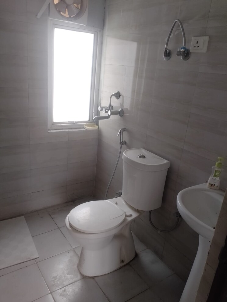 Bathroom, panchsheel-greens 2 Bedroom 915 Sq.Ft. Apartment In Sector 16 Greater Noida Greater Noida 9111387