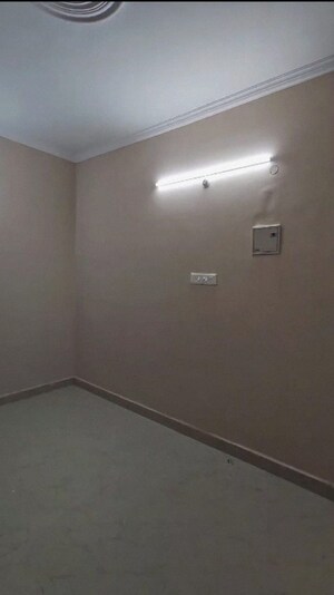 Room in 2 BHK Independent House at Rai Enclave, Deva Road – for Sale