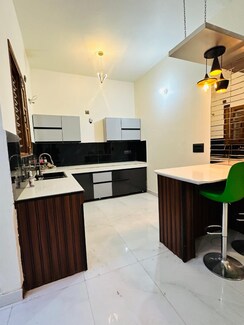 6+ BHK + Pooja Room,Servant Room,Study Room,Extra Room Independent House For Sale in Sector 8