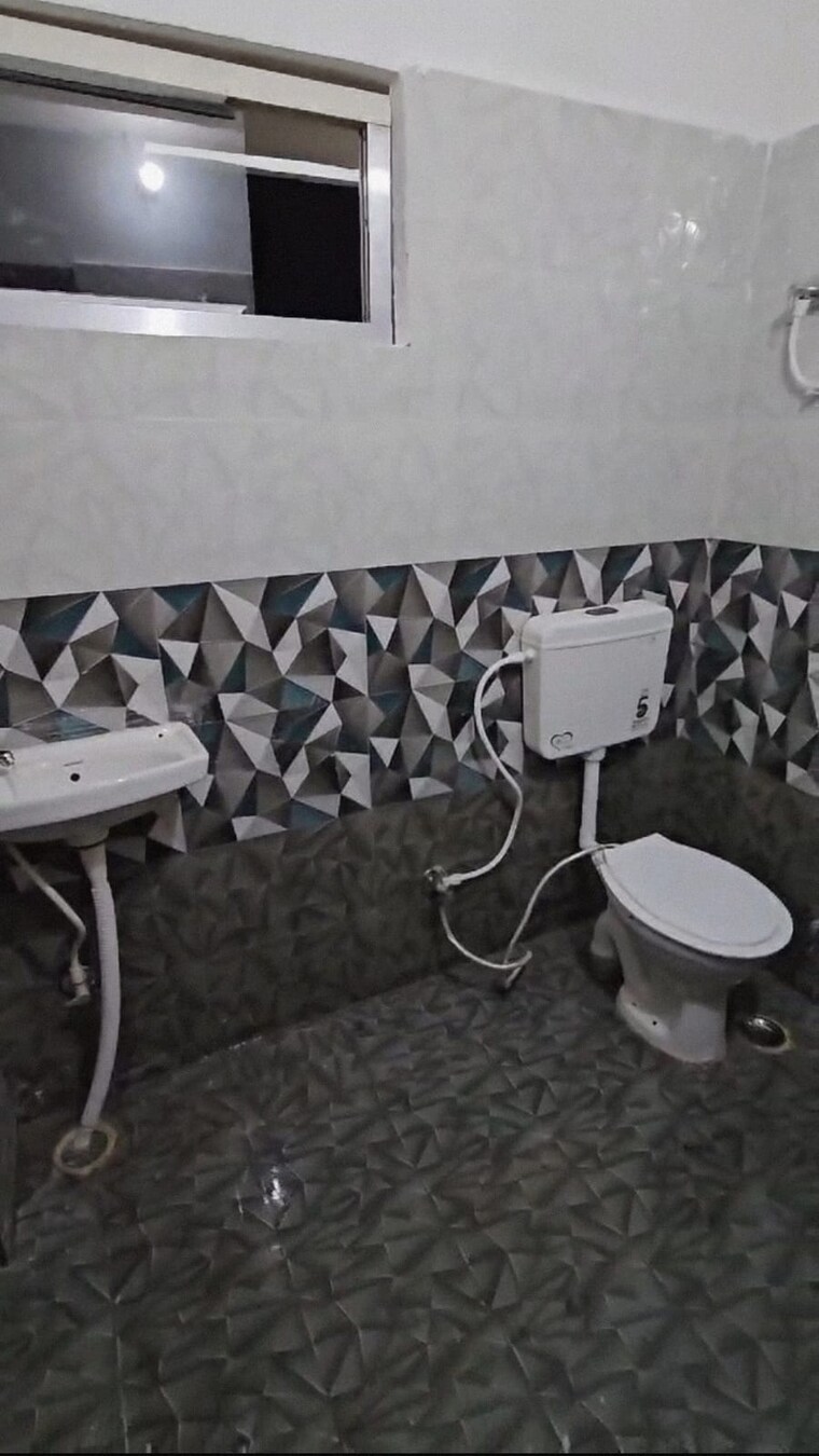 Bathroom, rai-enclave 2 Bedroom 852 Sq.Ft. Independent House In Deva Road Lucknow 9111397