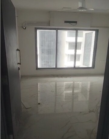 2 BHK Apartment For Rent in Shubham Trident, Chembur
