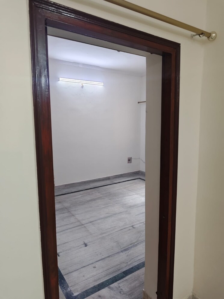 Room, sector 30 2 Bedroom 1250 Sq.Ft. Independent House In Sector 30 Noida 9111463