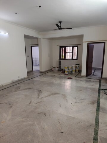 Room in 2 BHK Independent House at Sector 30 – for Rent