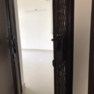 Building Lobby in 3.5 BHK Apartment at BPTP Park Elite Premium, Sector 84 – for Rent