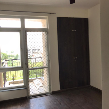 Room in 3.5 BHK Apartment at BPTP Park Elite Premium, Sector 84 – for Rent