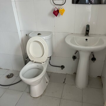 Bathroom in 2 BHK Apartment at Supertech Cape Town, Sector 74 – for Rent