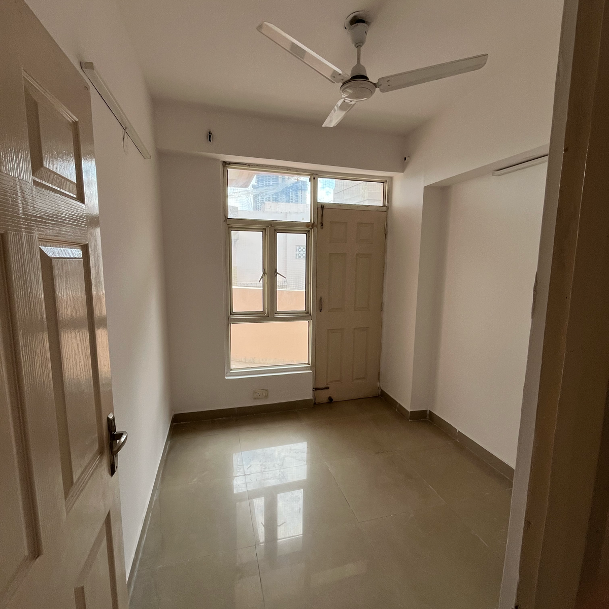 2 BHK + Study Room Apartment For Rent in Supertech Cape Town