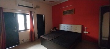 Bedroom in 6+ BHK Independent House at Sahastradhara Road – for Rent